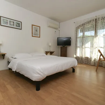 Hôtel&studios Astor 3*