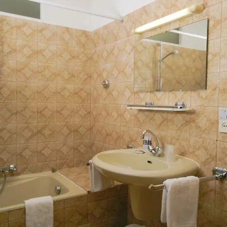 Hôtel&studios Astor 3*